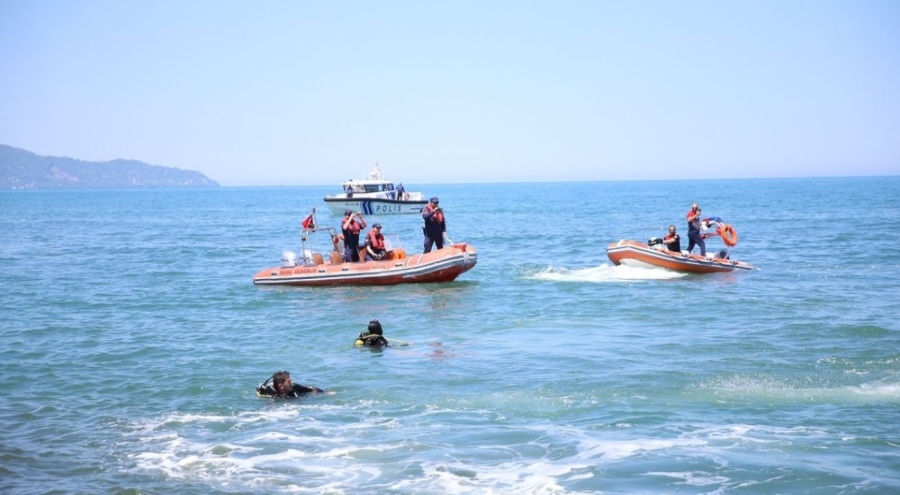 Boğulma tehlikesi geçiren 3 öğrenciden 1'i hayatını kaybetti