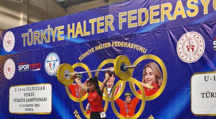 Yıldırım'da Naim Süleymanoğlu Spor Kompleksi'nde halter rüzgarı