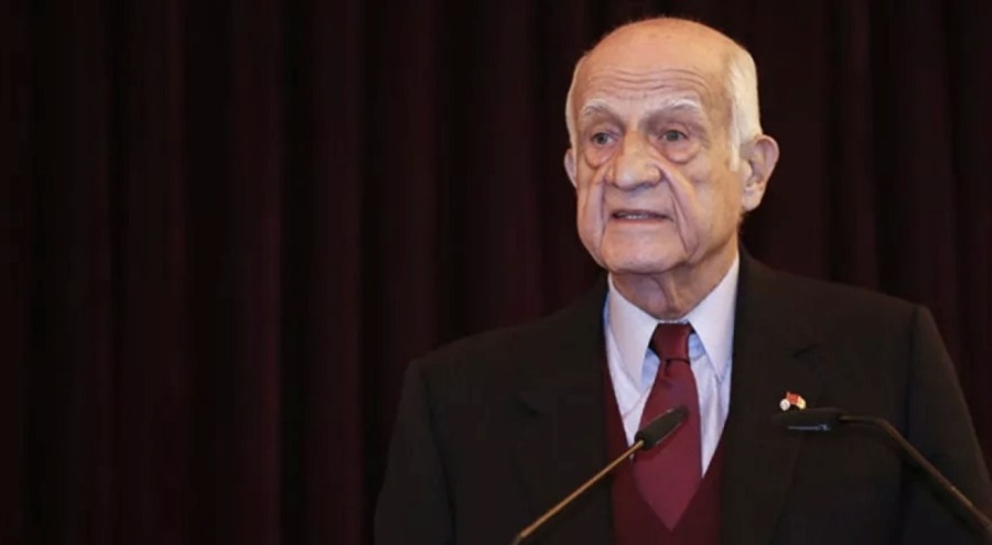 İnan Kıraç 44 yıl sonra görevini bıraktı
