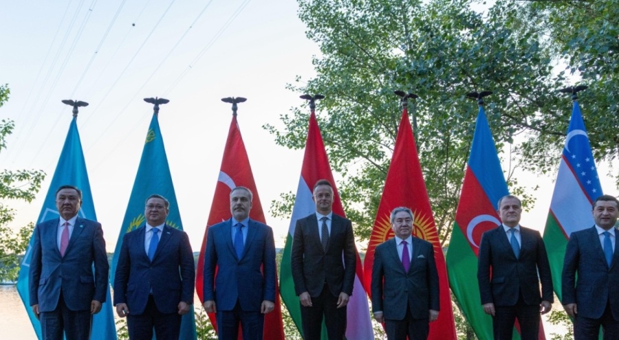 Hakan Fidan Budapeşte'de mevkidaşlarıyla bir araya geldi