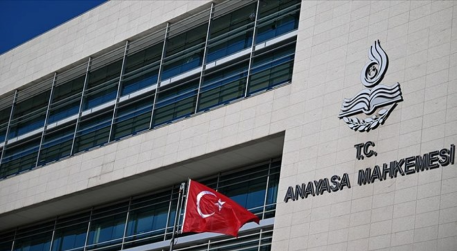 AYM'den tüm avukatları ilgilendiren karar! İki madde iptal edildi
