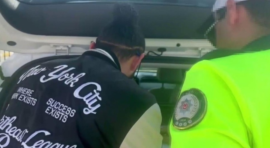 Trafikte tartıştığı kişinin aracına yumruk atan saldırgana para cezası