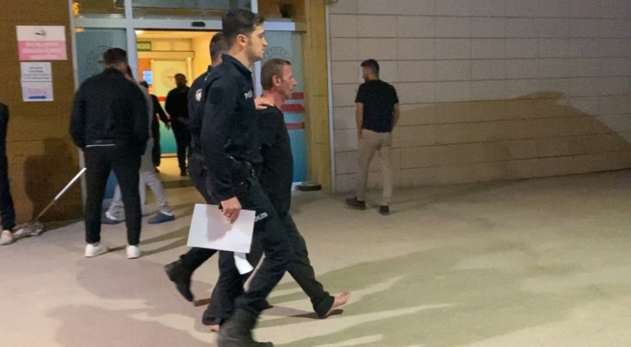 Bursa'da baltalı saldırganı polis havaya ateş açarak etkisiz hale getirdi