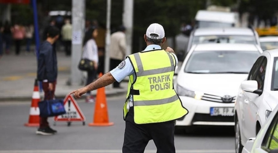 Karayolları Trafik Kanunu sil baştan: İşte madde madde yeni trafik cezaları