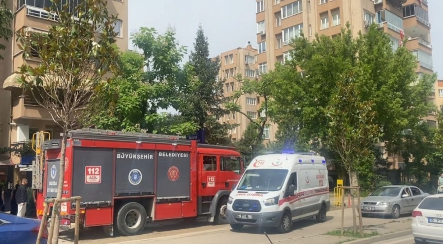 Bursa'da FSM'de 8 katlı binada yangın!