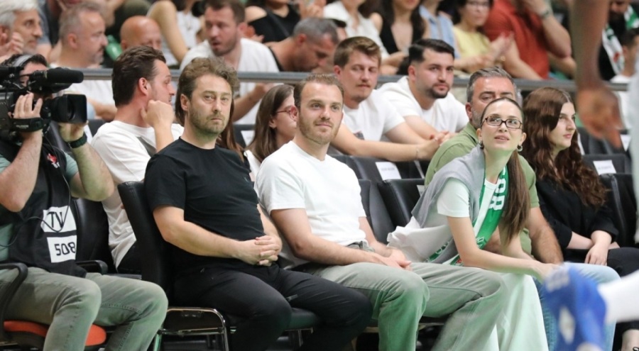 Ertuğrul Ersoy Bursaspor Yörsan'ı tribünden destekledi
