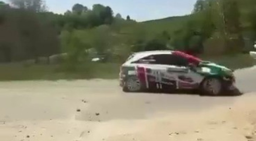Bursa'da ralli yarışında korku dolu anlar! Facia kıl payı atlatıldı...