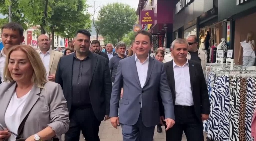 DEVA Partisi Genel Başkanı Babacan, Bursa'da ziyaretlerde bulundu