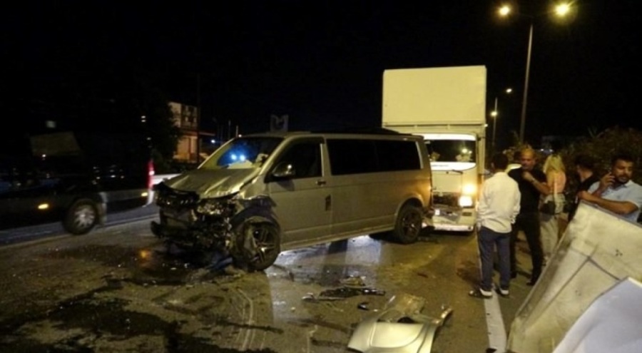 5 araç birbirine girdi: Yaralılar var