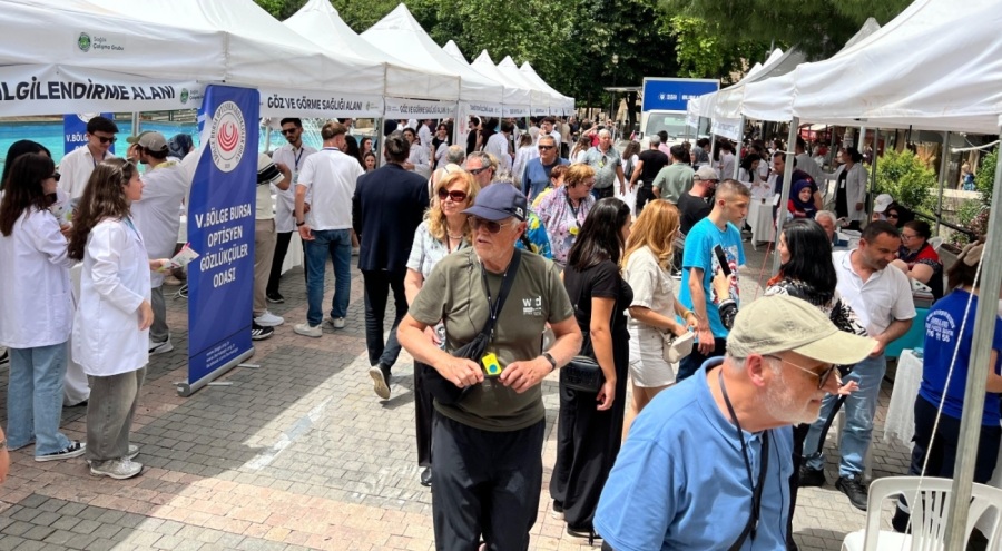 Bursa'da 'Sağlık Sokağı'nda vatandaşa ücretsiz sağlık hizmeti