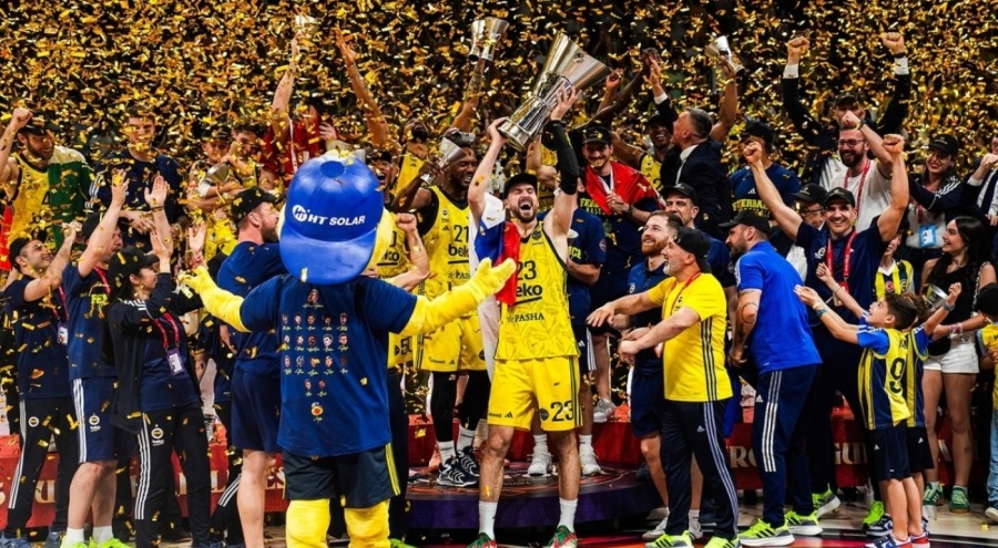 Fenerbahçe Beko kupasına kavuştu!
