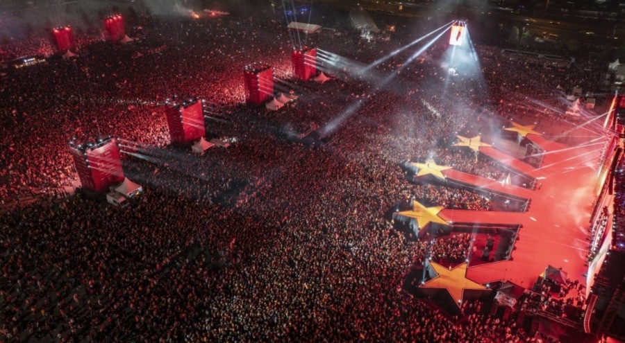 Galatasaray şampiyonluğu dev 5 yıldızla kutladı!