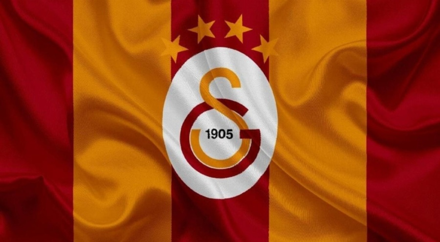 Galatasaraylı futbolcuya Yenikapı'da protesto!