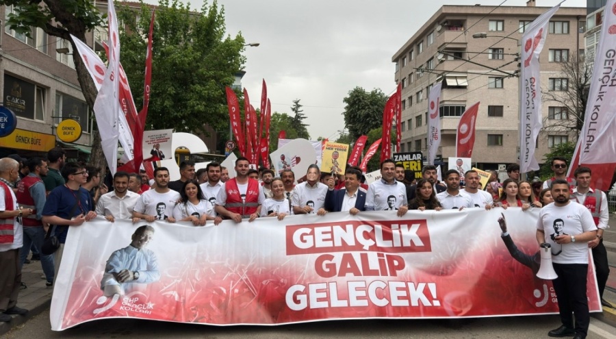 CHP Bursa'dan gençlik yürüyüşü!