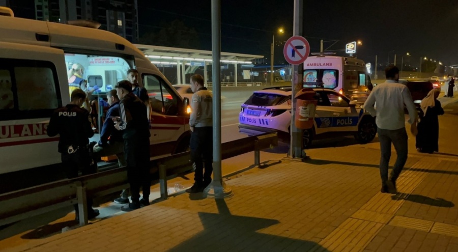 Bursa'da bıçaklı kavgada 3 kişi yaralandı