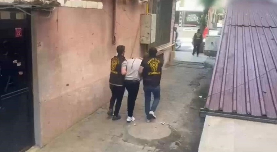 Polisi "beybi", müşterileri "koli" şifresiyle belirleyen fuhuş şebekesine operasyon!