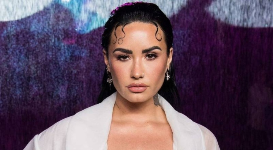 ABD'li şarkıcı Demi Lovato evlendi