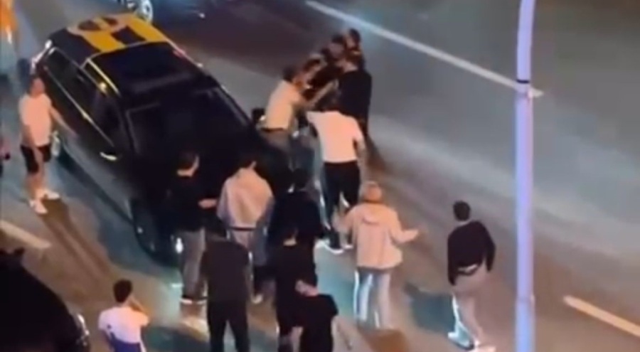 Bursa'da şampiyonluk kutlamasında yumruklar konuştu!