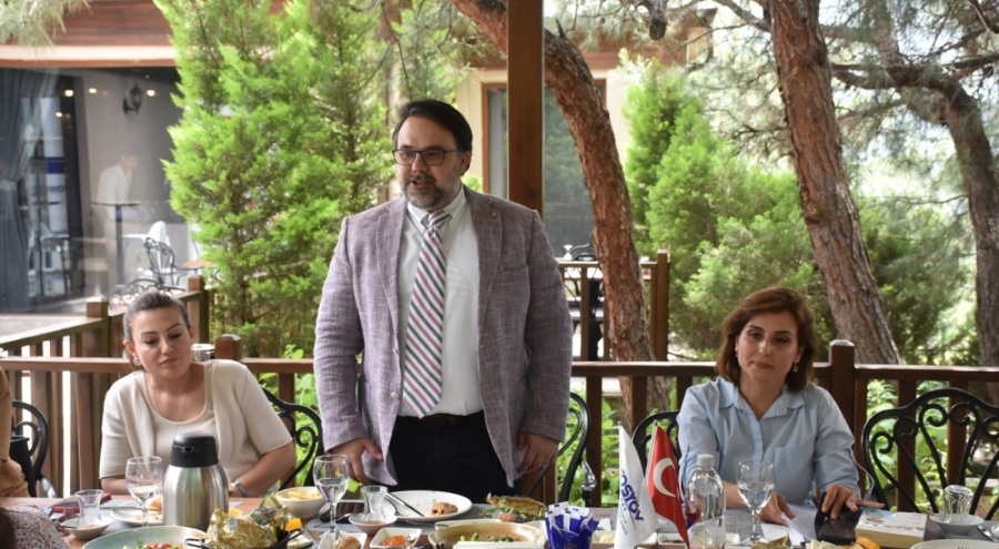 TOSYÖV Bursa Şubesinin konuğu Op. Dr. Nuray Kuzukıran oldu