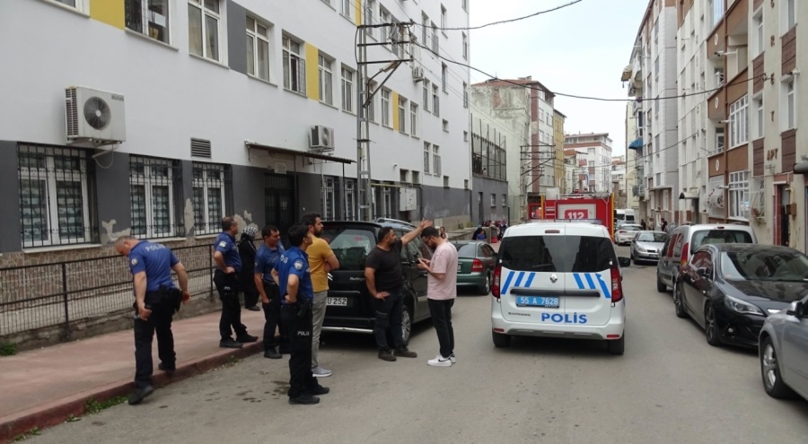 Babasına kızıp evi ateşe verdi