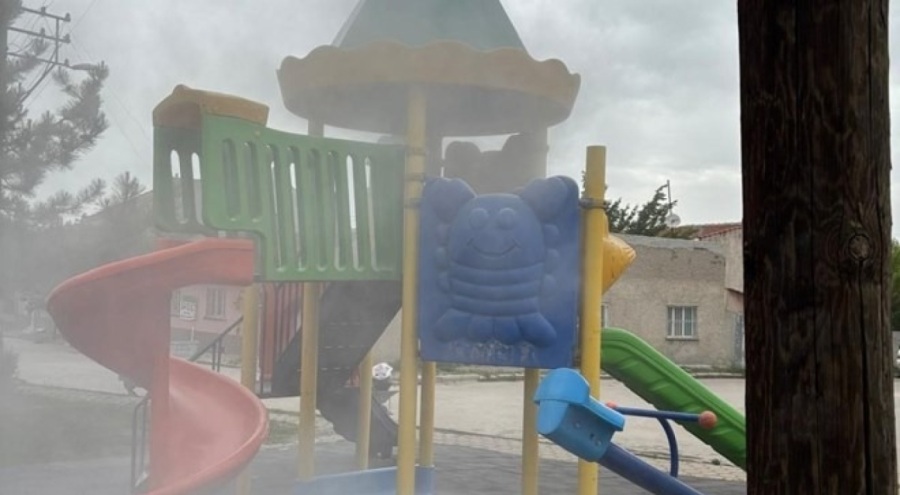 Oyun parkında çocuklar ateş yaktı!