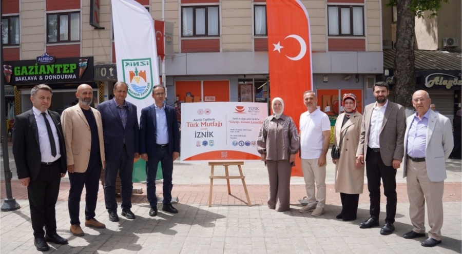 İznik'te yörelere özgü lezzetlerin sunulduğu stantlar büyük ilgi gördü
