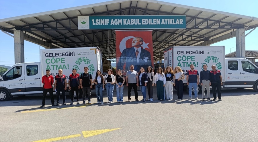 Uludağ Üniversitesi öğrencileri kapı kapı dolaşılarak halka çevre bilinci kazandırıyor
