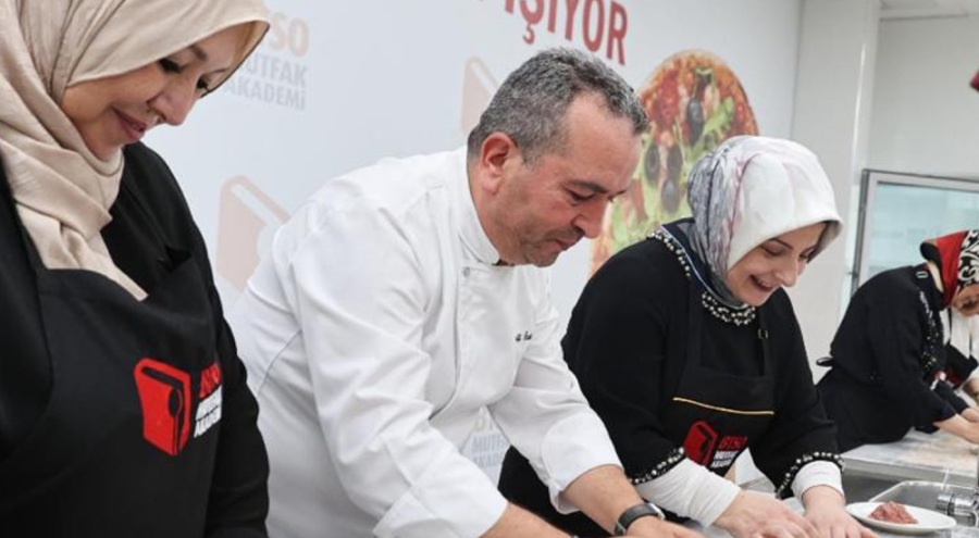 Bursa protokolünün eşleri mutfağa girdi