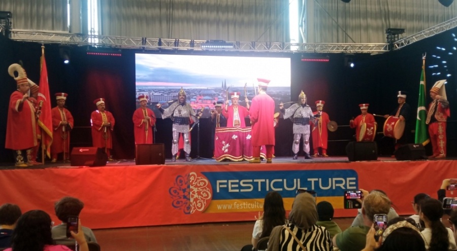 Bursa Mehter Takımı Fransa'da damgasını vurdu