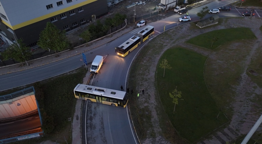 Freni patlayan İETT otobüsü bir başka otobüse çarptı