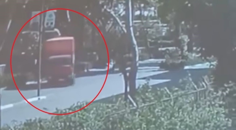 Bursa'da feci kaza! O anlar güvenlik kamerasına yansıdı