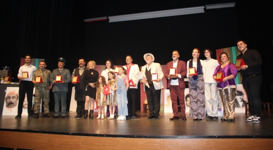 Tüm Mühendis Kadınlar Derneği tiyatro sahnesinde