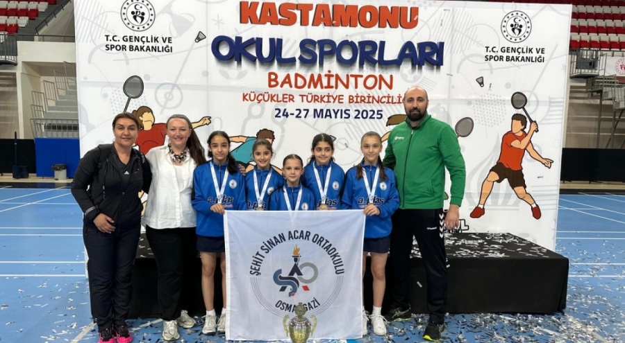 Osmangazi Belediyespor badmintonculardan namağlup şampiyonluk