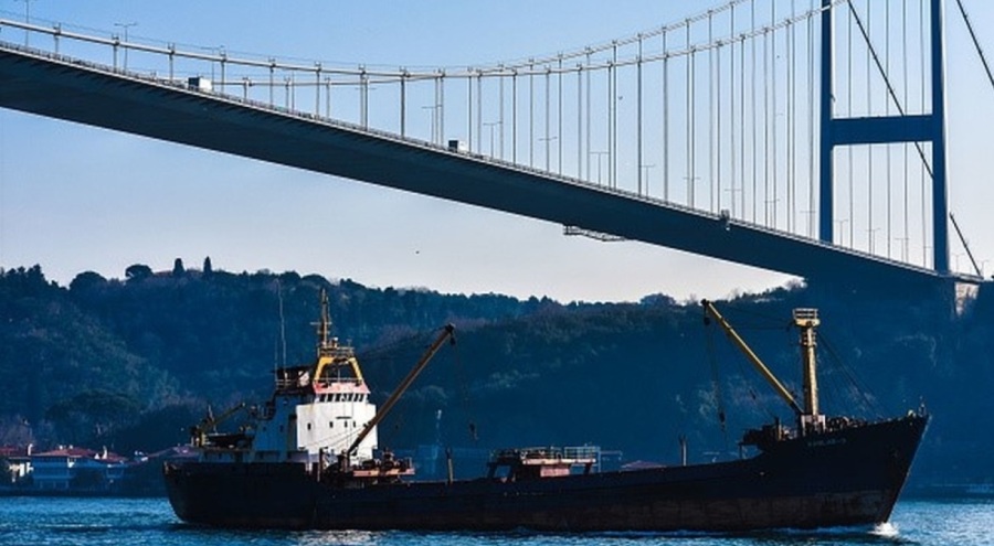 İstanbul Boğazı, Osman Gazi gemisinin geçişi nedeniyle gemi trafiğine kapatıldı