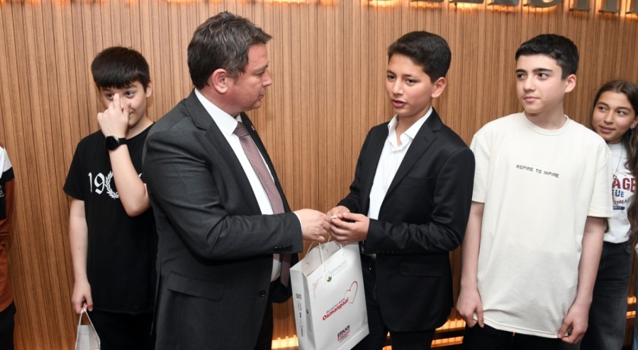 Osmangazi Belediye Başkanı Aydın, LGS'ye hazırlanan öğrencileri ağırladı