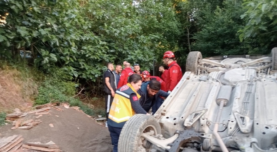 Kaza sonrası sürücü sıkıştı!