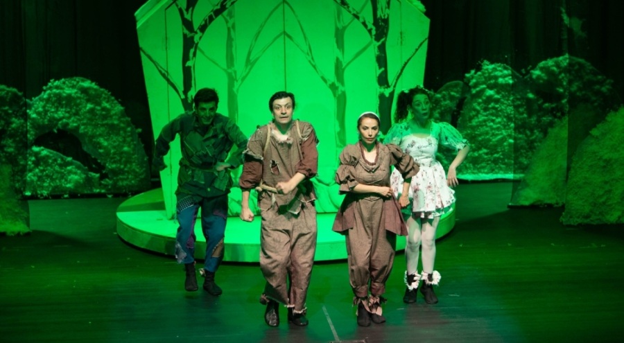 Bursa Şehir Tiyatrosu 'Hansel ve Gretel'i çocuklarla buluşturdu