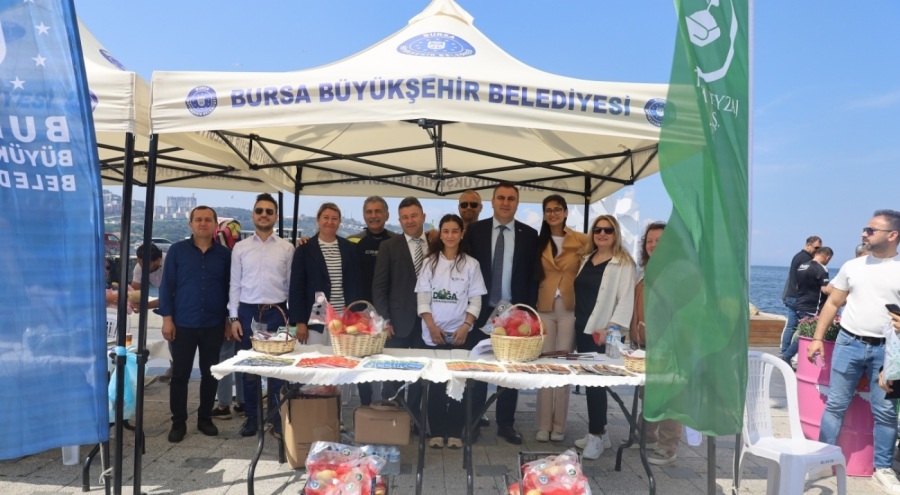 Gemlik İskelesi'nde deniz dibi temizliği gerçekleştirildi