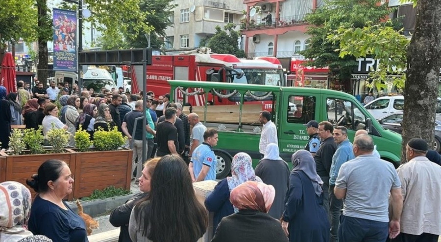 Apartman dairesinde yangın! 75 yaşındaki kadın can verdi