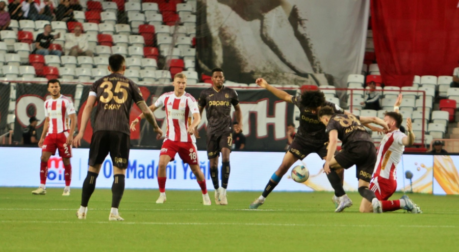 Trabzonspor, Antalyaspor deplasmanında kazandı