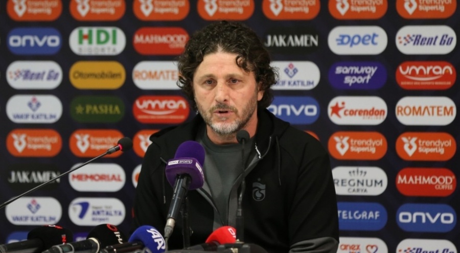 Trabzonspor Teknik Direktörü: Daha farklı bir takım kurma amacım var