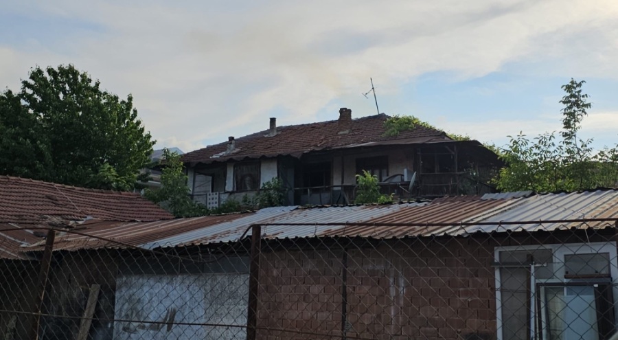 2 katlı ahşap evde yangın