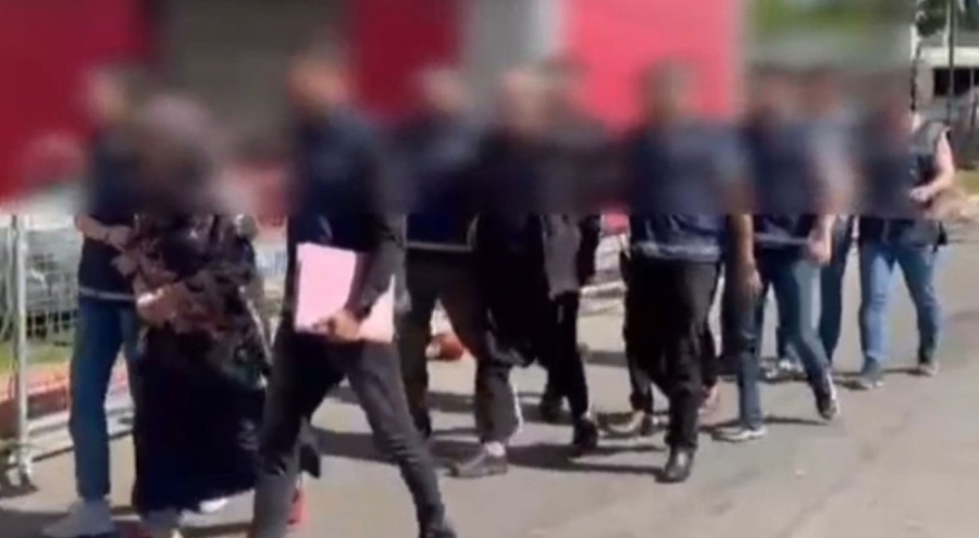 3 çocuk annesini aile üyeleri öldürmüş: Baş zanlı annesi