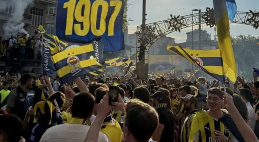 Fenerbahçe'de 'Ali Koç istifa' yürüyüşü