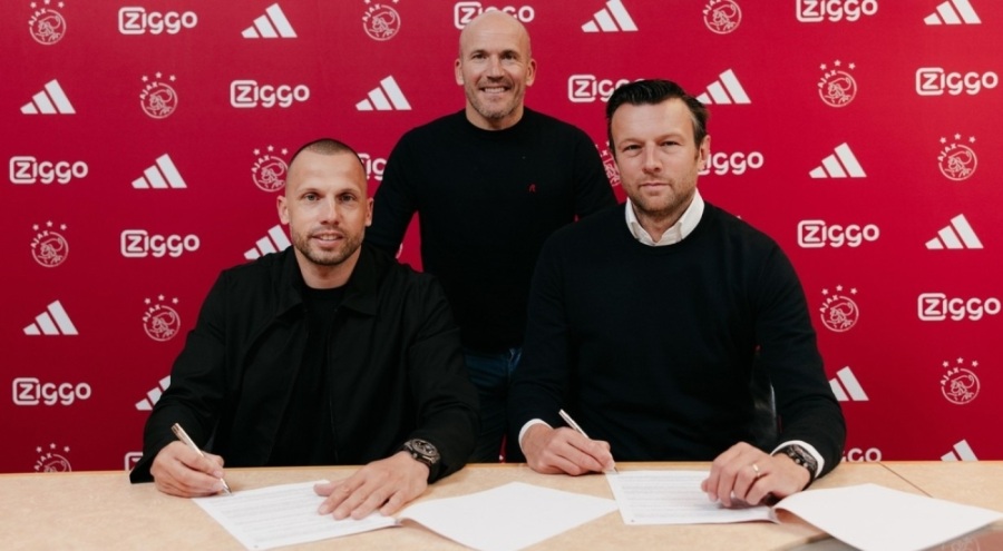 Ajax'ta John Heitinga dönemi başladı