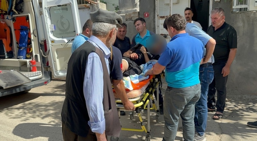 Bıçağın üzerine düşen şahıs yaralandı