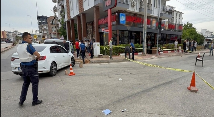 Antalya'da iki grup arasında silah, sopa ve bıçaklı kavga! Yaralılar var