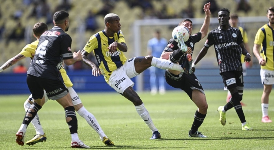 Fenerbahçe sezonu galibiyetle kapattı