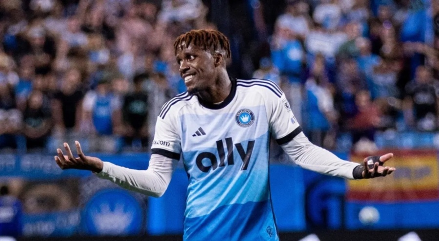 Zaha, Galatasaray'dan resmen ayrıldı!
