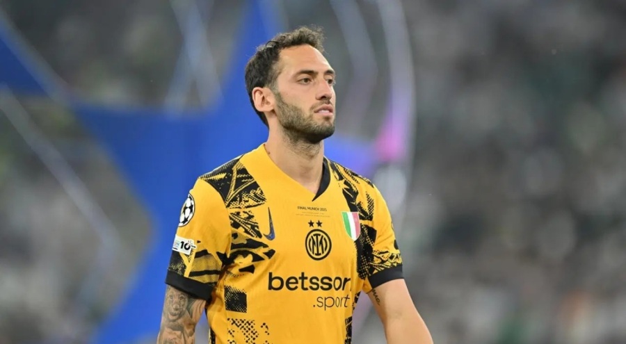 Hakan Çalhanoğlu, Şampiyonlar Ligi tarihine geçti